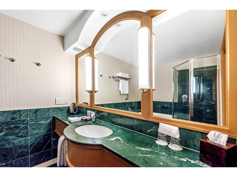 1102/2801-2833 Gold Coast Highway, Surfers Paradise QLD 4217