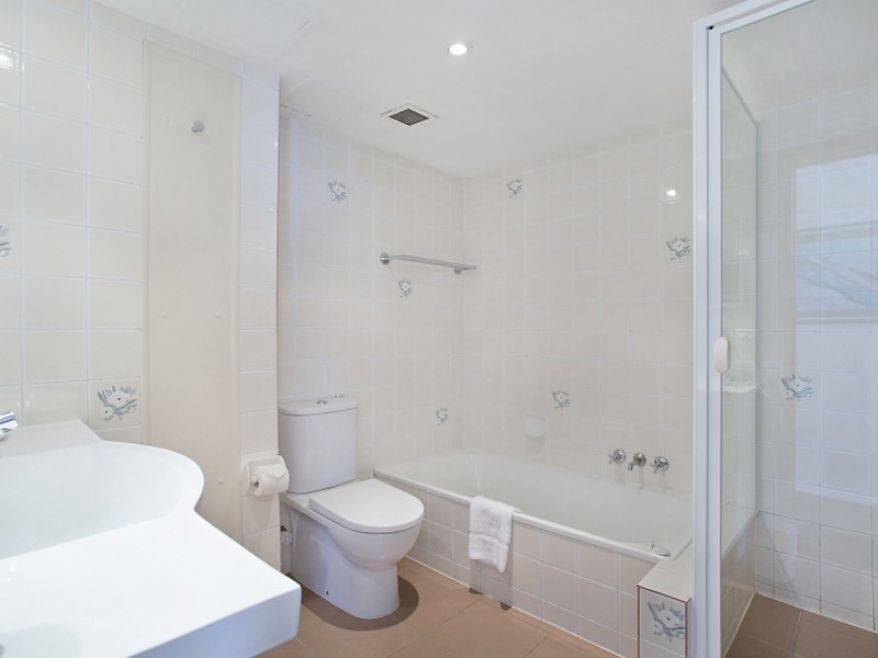 35/4-6 Britannia Avenue, Broadbeach QLD 4218