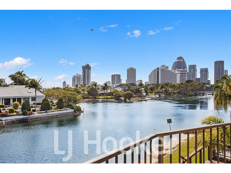 8/49-51 Hooker Boulevard, Broadbeach Waters QLD 4218