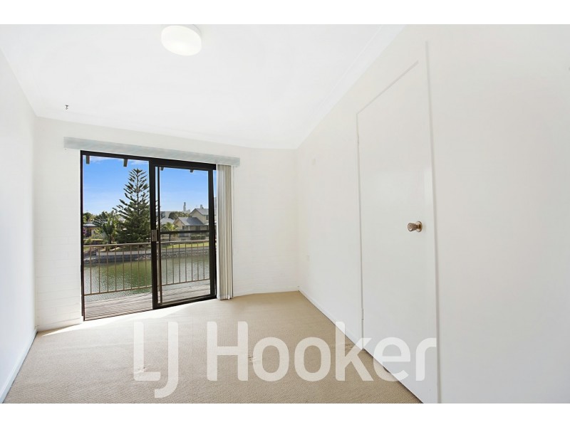 8/49-51 Hooker Boulevard, Broadbeach Waters QLD 4218