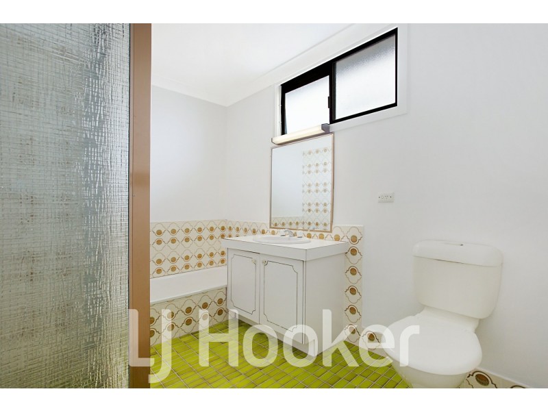 8/49-51 Hooker Boulevard, Broadbeach Waters QLD 4218