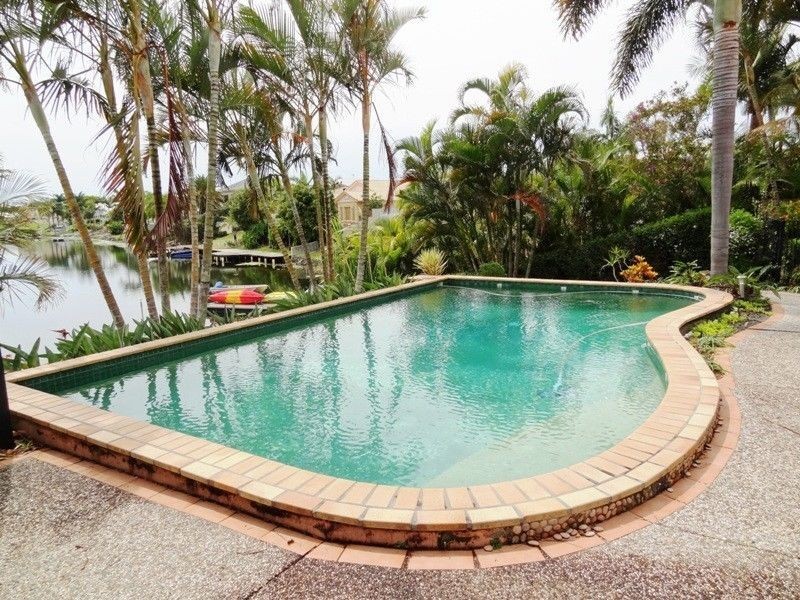 Clear Island Waters QLD 4226