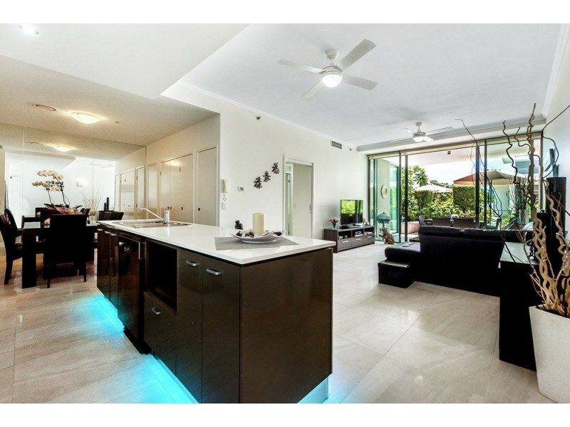 2010/33 T E Peters Drive, Broadbeach Waters QLD 4218