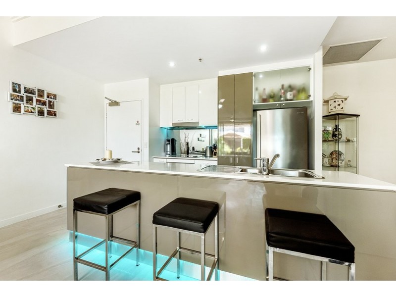 2010/33 T E Peters Drive, Broadbeach Waters QLD 4218