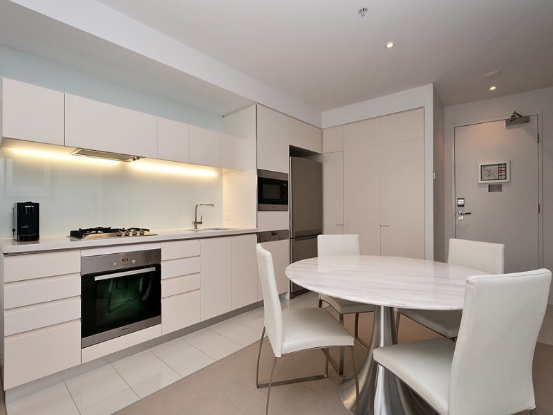 20505/4 Charles Avenue, Broadbeach QLD 4218