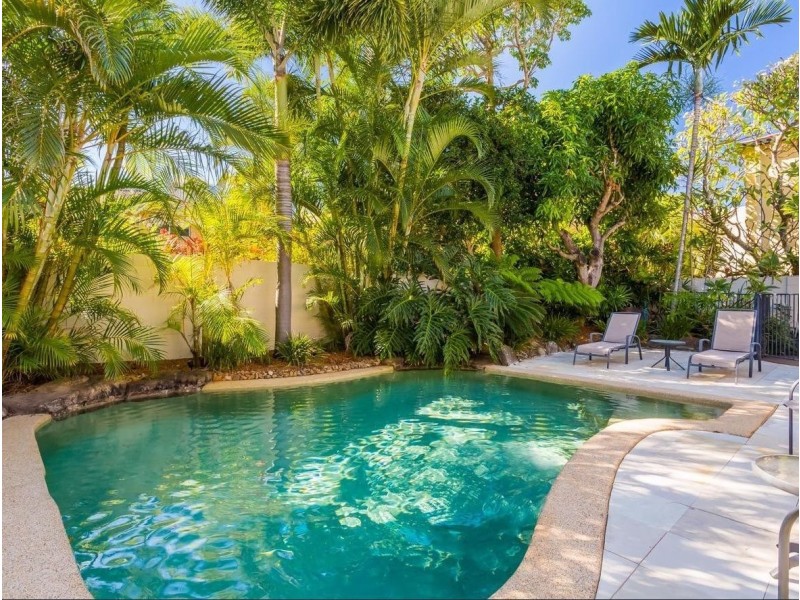 39 Cronin Avenue, Main Beach QLD 4217