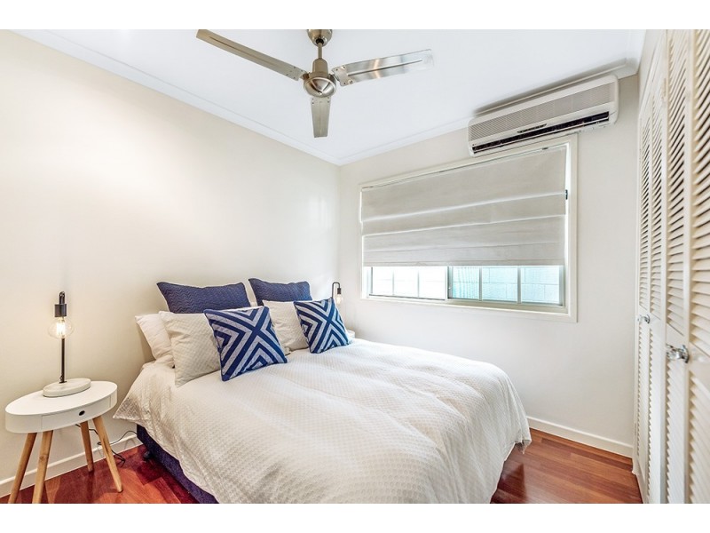 39 Cronin Avenue, Main Beach QLD 4217