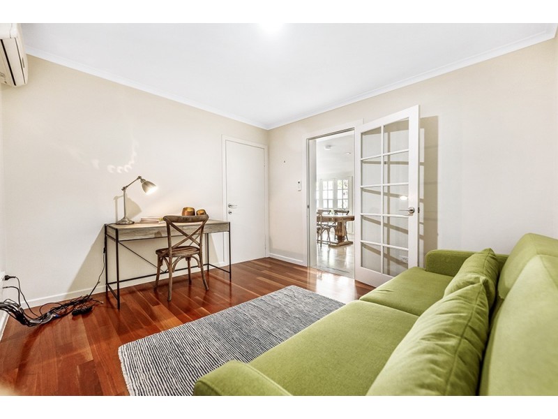 39 Cronin Avenue, Main Beach QLD 4217