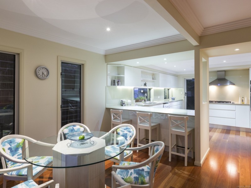 25 Sophie Ave, Broadbeach Waters QLD 4218