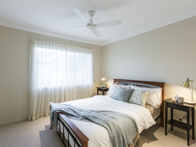 25 Sophie Ave, Broadbeach Waters QLD 4218