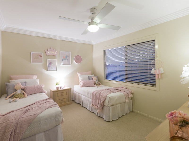 25 Sophie Ave, Broadbeach Waters QLD 4218