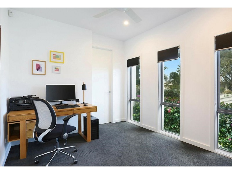 23 Pearl Key, Broadbeach Waters QLD 4218