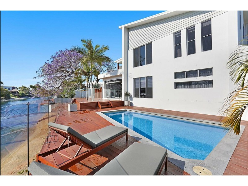 23 Pearl Key, Broadbeach Waters QLD 4218