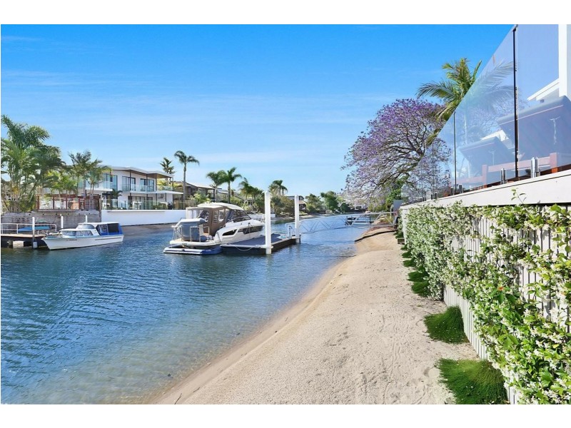 23 Pearl Key, Broadbeach Waters QLD 4218