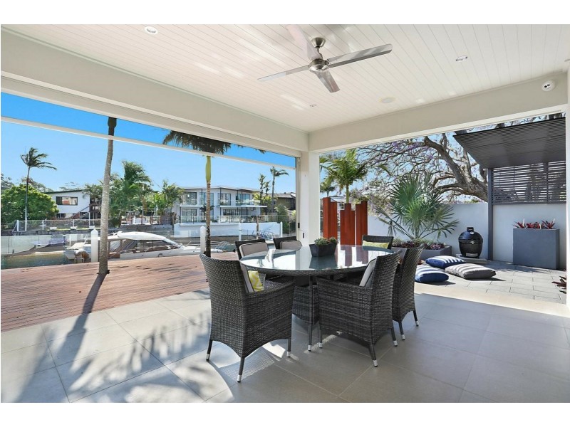 23 Pearl Key, Broadbeach Waters QLD 4218