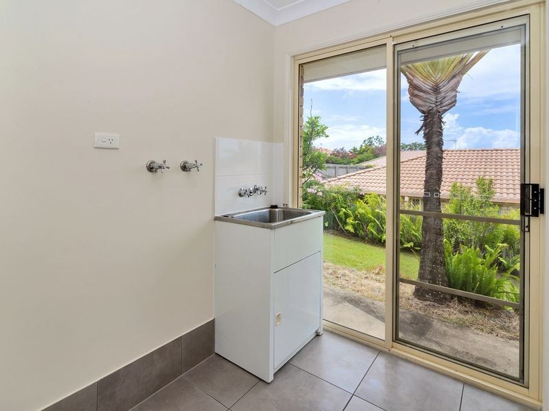 2 Regal Court, Highland Park QLD 4211
