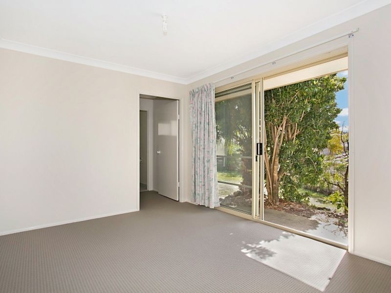 2 Regal Court, Highland Park QLD 4211