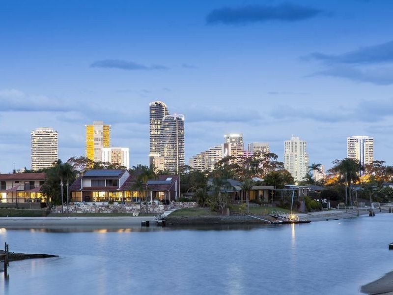2 Yunga Court, Broadbeach Waters QLD 4218