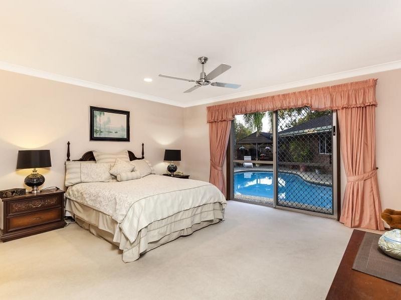 2 Yunga Court, Broadbeach Waters QLD 4218