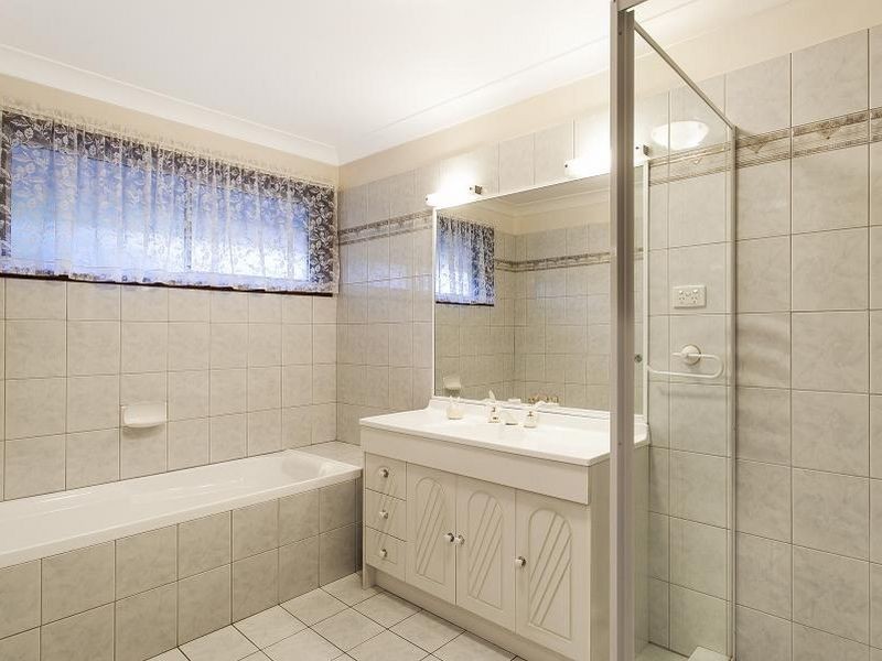 2 Yunga Court, Broadbeach Waters QLD 4218