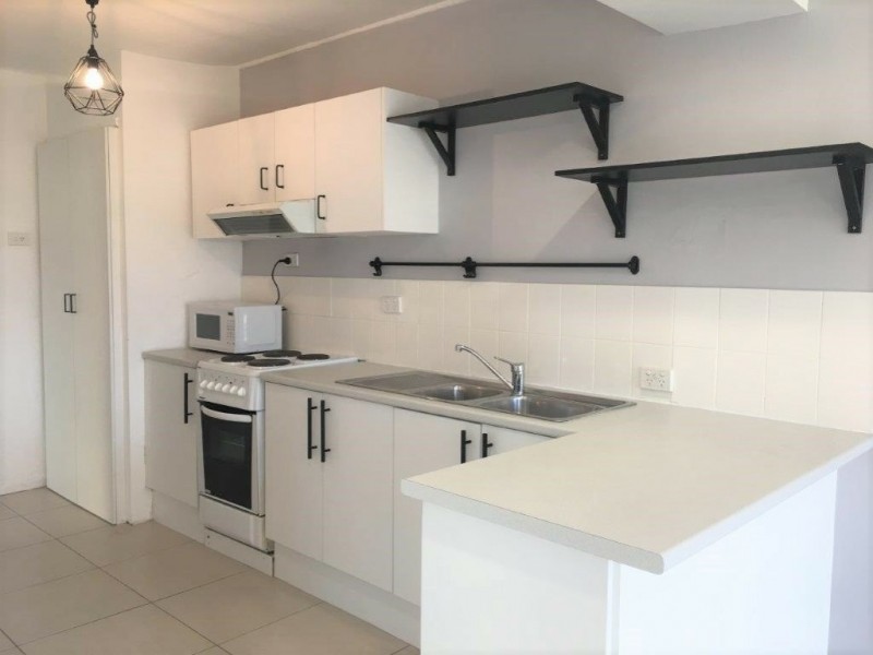 1/162 Surf Parade, Broadbeach QLD 4218