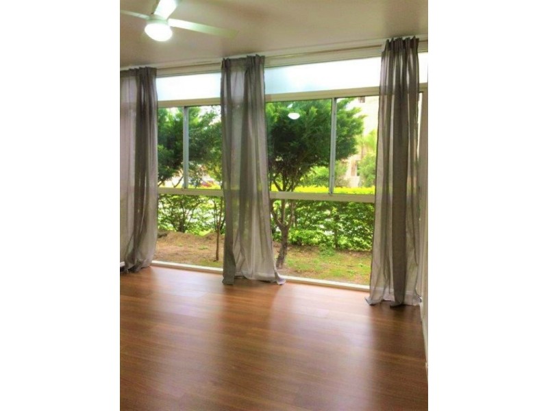 1/162 Surf Parade, Broadbeach QLD 4218