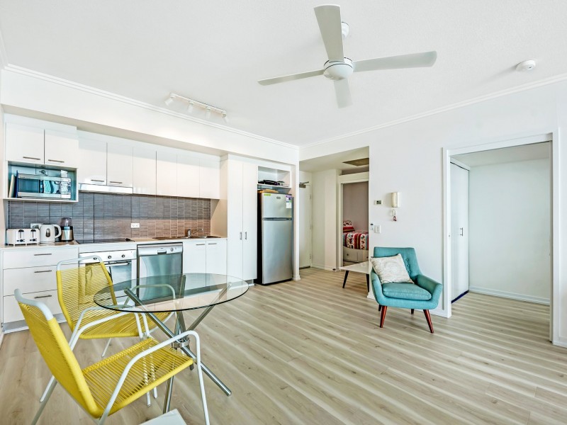 2111/33 T E Peters Drive, Broadbeach Waters QLD 4218