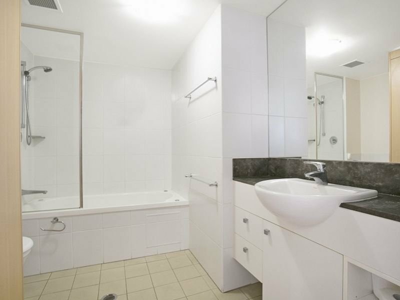 1907/2685-2689 Gold Coast Highway, Broadbeach QLD 4218