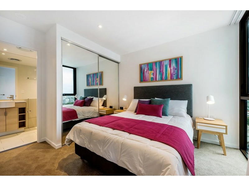 2302/50 Surf Parade, Broadbeach QLD 4218