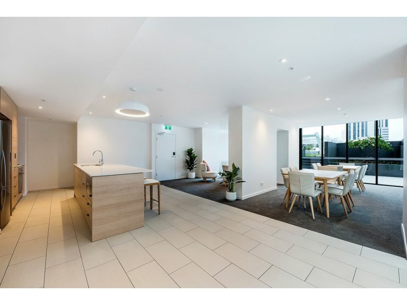 2302/50 Surf Parade, Broadbeach QLD 4218