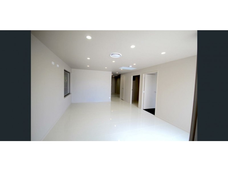 130 Ashmore Road, Benowa QLD 4217