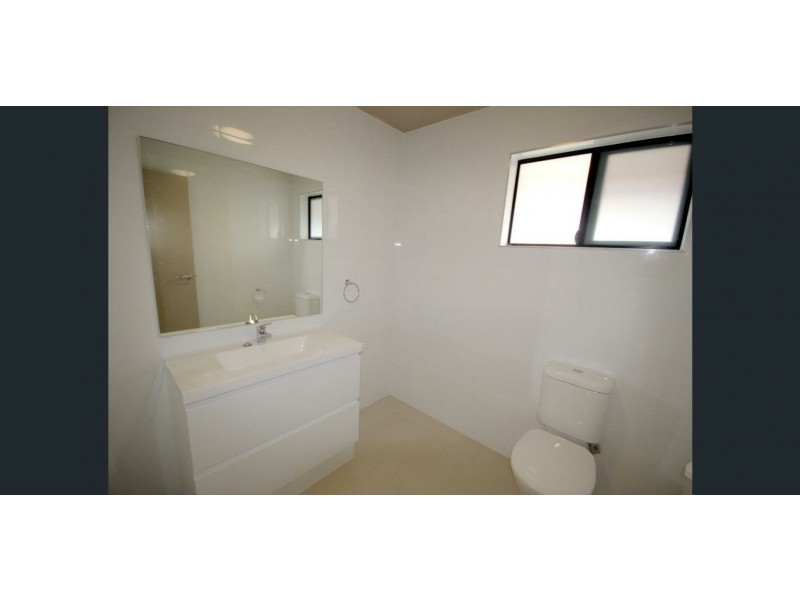 130 Ashmore Road, Benowa QLD 4217