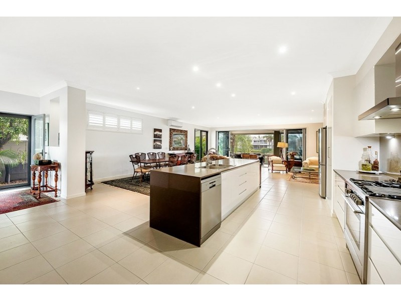 23 Daimler Drive, Bundall QLD 4217