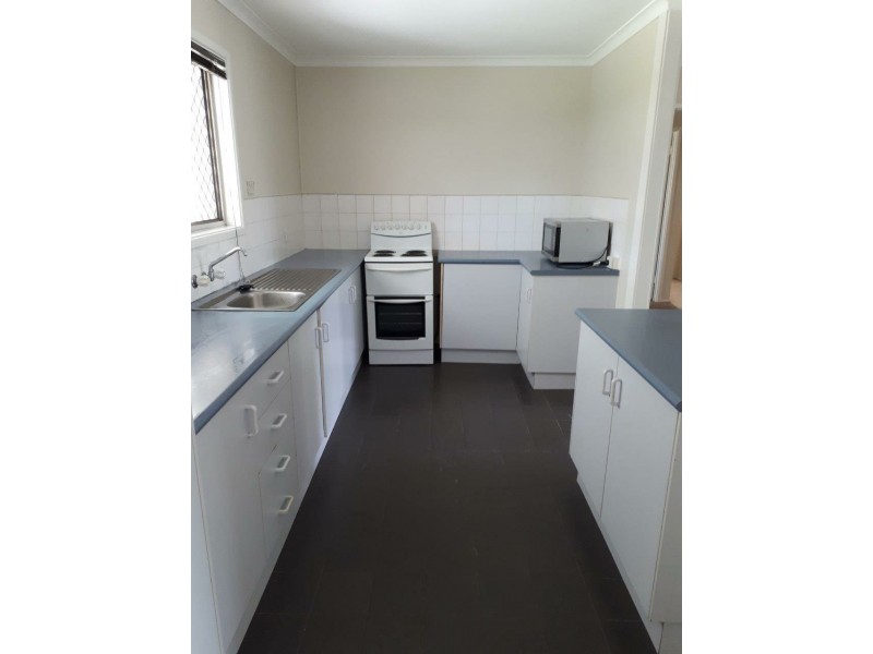 10 Okinya Street, Biggera Waters QLD 4216