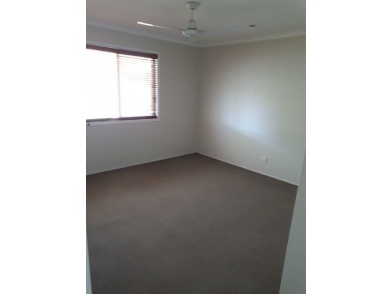 10 Okinya Street, Biggera Waters QLD 4216