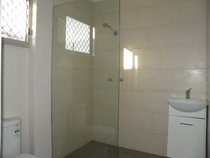 10 Okinya Street, Biggera Waters QLD 4216