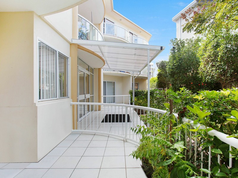 2/4 St Kilda Avenue, Broadbeach QLD 4218