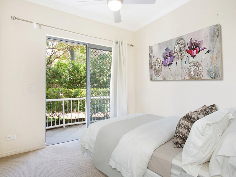 2/4 St Kilda Avenue, Broadbeach QLD 4218