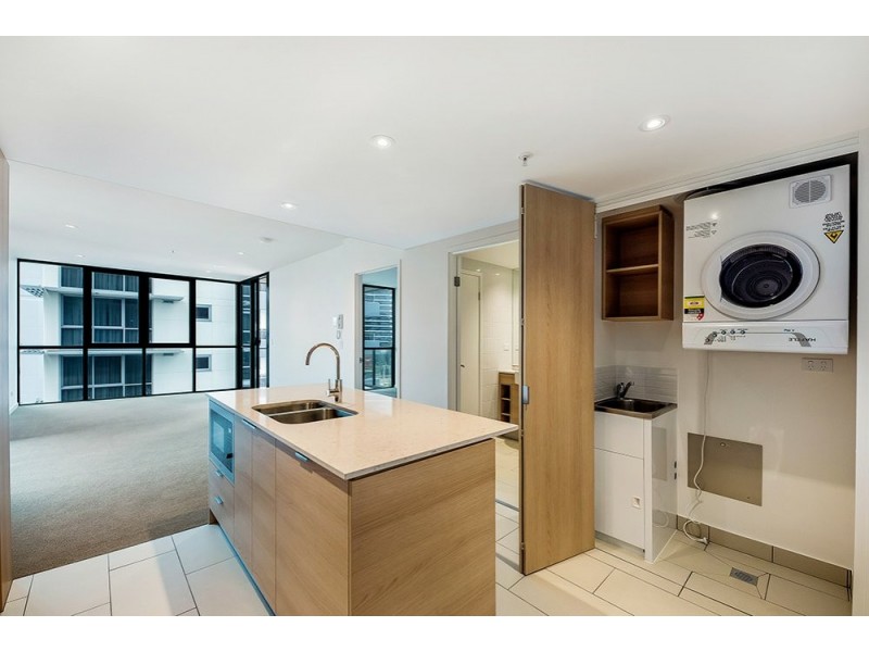 702/50 Surf Parade, Broadbeach QLD 4218