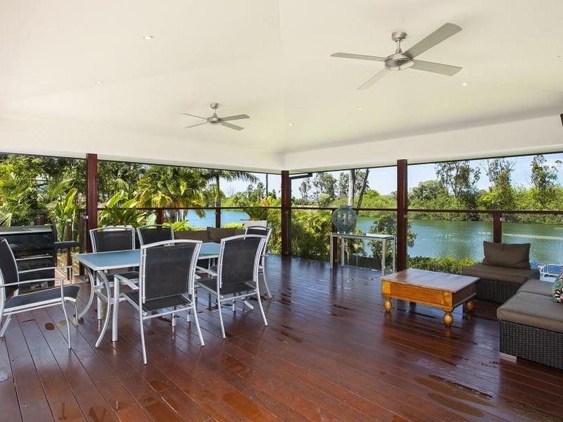 15 Riverbank Court, Ashmore QLD 4214