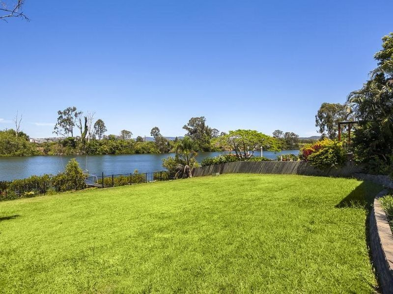 15 Riverbank Court, Ashmore QLD 4214