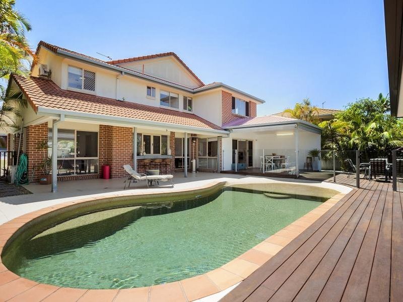 15 Riverbank Court, Ashmore QLD 4214