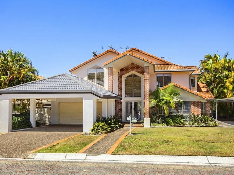 15 Riverbank Court, Ashmore QLD 4214