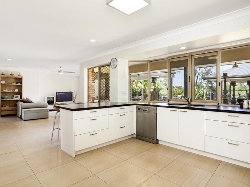 15 Riverbank Court, Ashmore QLD 4214