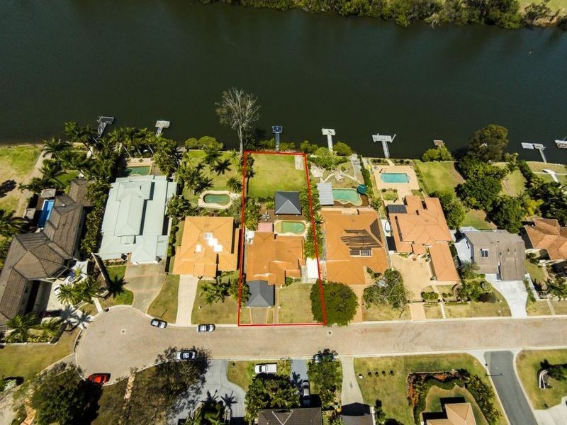 15 Riverbank Court, Ashmore QLD 4214