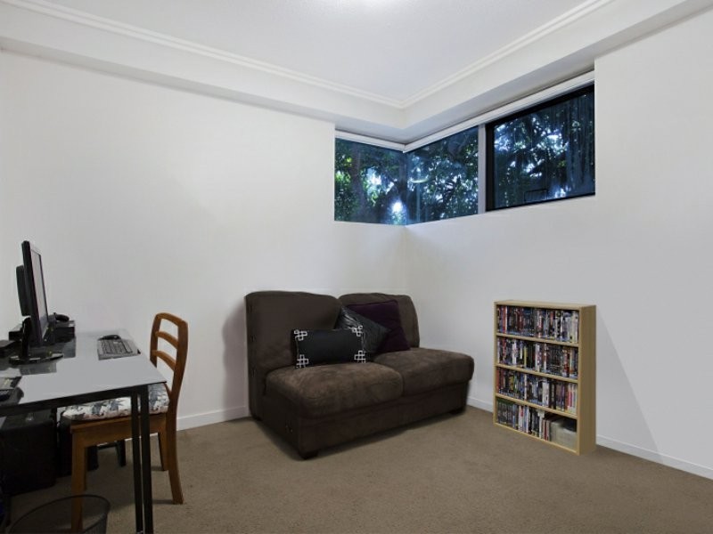 5/6 Miami Key, Broadbeach Waters QLD 4218