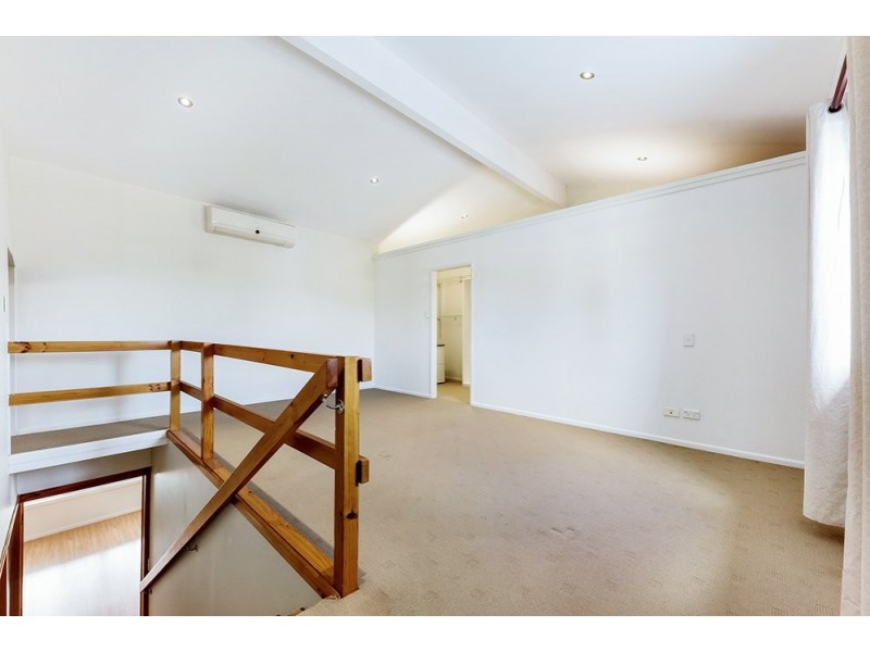 17 Ensenada Court, Broadbeach Waters QLD 4218