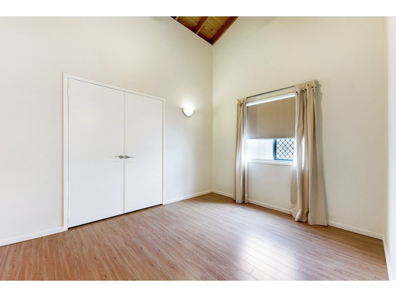 17 Ensenada Court, Broadbeach Waters QLD 4218