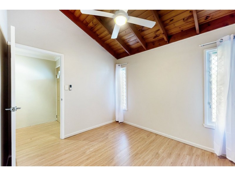 17 Ensenada Court, Broadbeach Waters QLD 4218