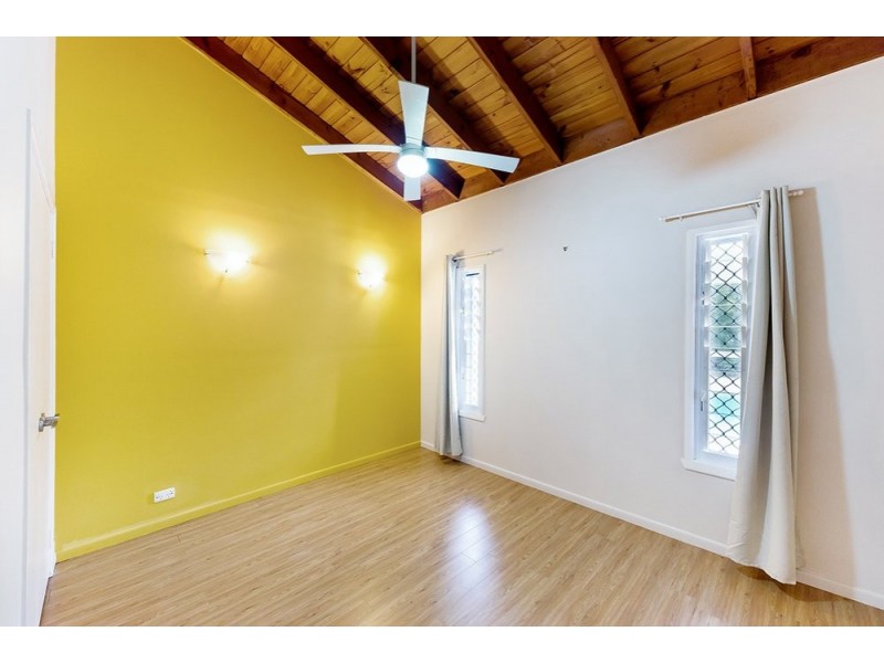 17 Ensenada Court, Broadbeach Waters QLD 4218